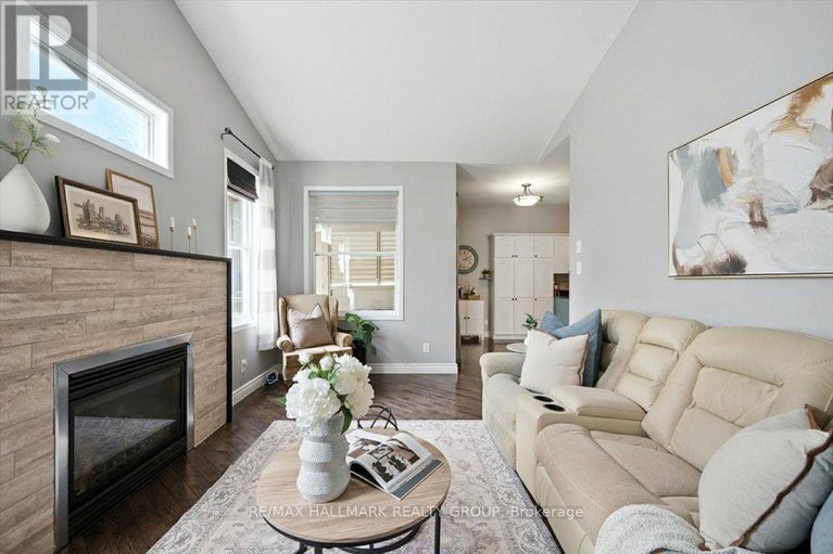 29031425/1026-fieldfair-way/notting-hillsummerside/ottawa/ontario/K4A0E2_18