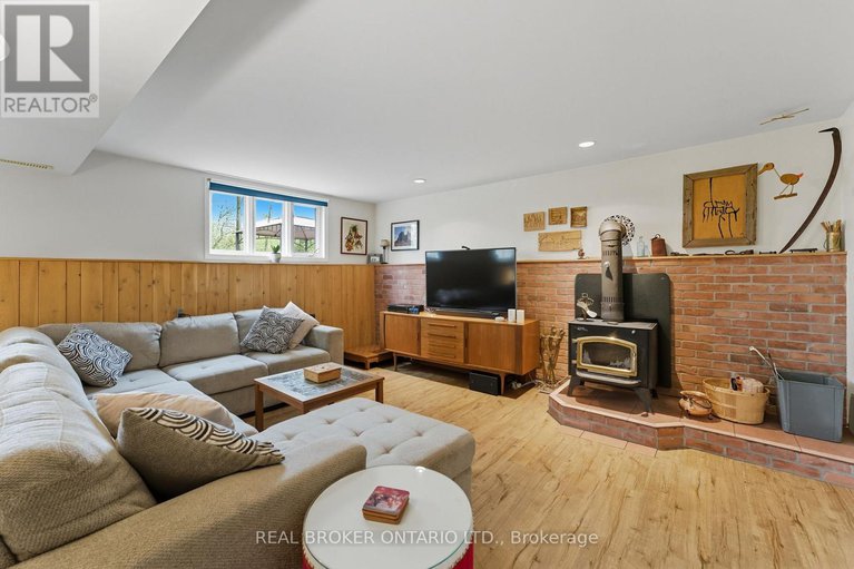 29420694/18-smith-road/north-grenville-twp-kemptville-south/north-grenville/ontario/K0G1T0_31