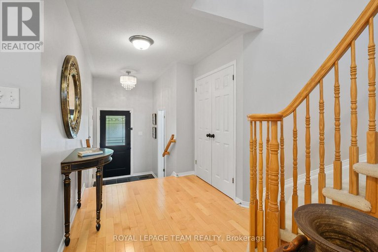 28334398/2072-dunollie-crescent/morgans-grantsouth-march/ottawa/ontario/K2W1H6_7