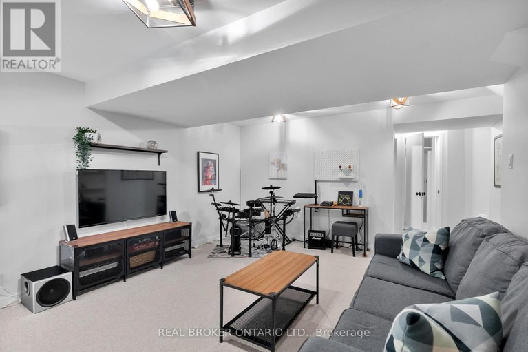 28983719/a-3911-old-richmond-road/arbeatha-park/ottawa/ontario/K2H8T9_26