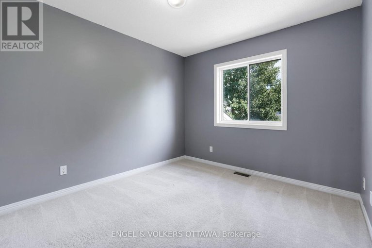 29154466/551-wild-shore-crescent/riverside-southgloucester-glen/ottawa/ontario/K1V1S9_19