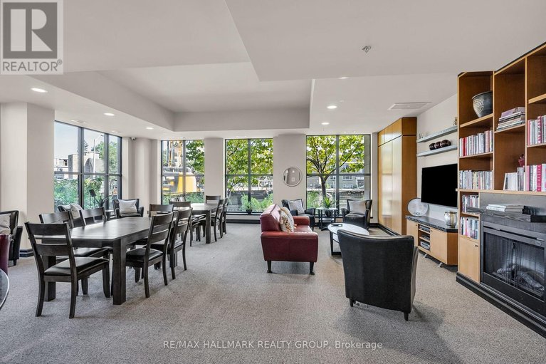 29485305/302-75-cleary-avenue/woodroffe/ottawa/ontario/K2A1R8_29