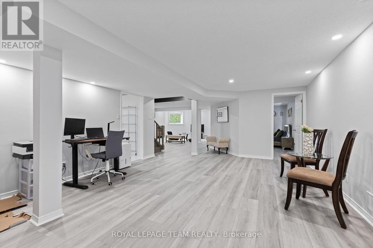 28401650/81-chickasaw-crescent/bridlewood/ottawa/ontario/K2M1M8_37