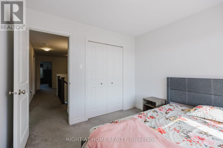 28523248/669-cordelette-circle-e/mer-bleuebradley-estatesanderson-park/ottawa/ontario/K1W0P2_32