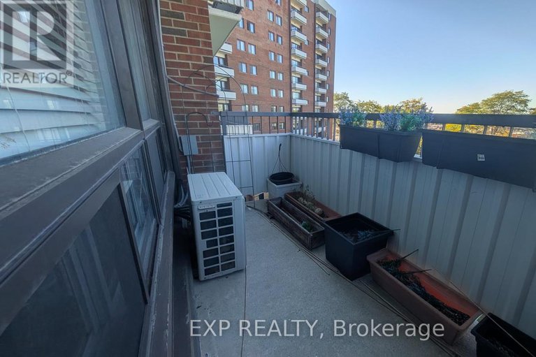 28890063/518-20-chesterton-drive/borden-farmstewart-farmcarleton-heightsparkwood-hills/ottawa/ontario/K2E6Z7_19