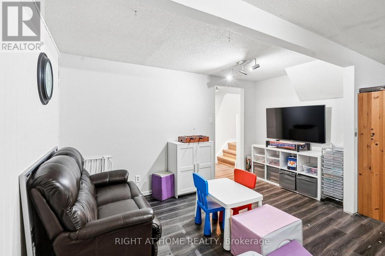 29178225/1633-lafrance-drive/queenswood-heights-south/ottawa/ontario/K1E2L7_20