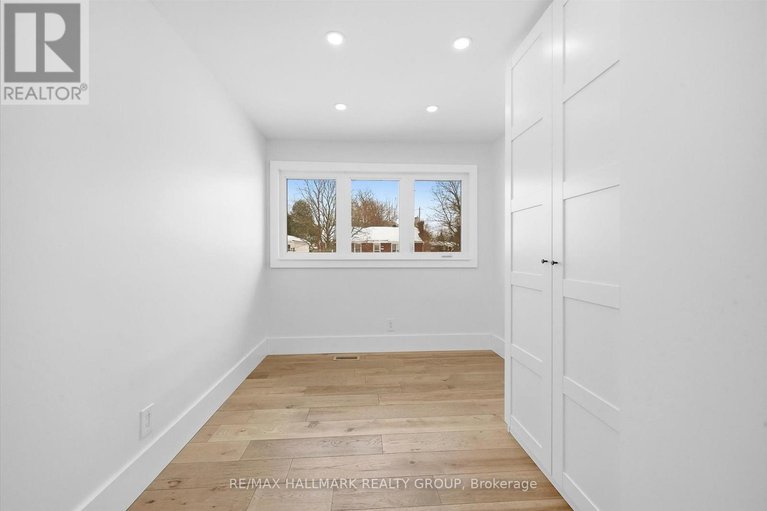 29377077/26-florette-street/cardinal-heights/ottawa/ontario/K1J7L4_19