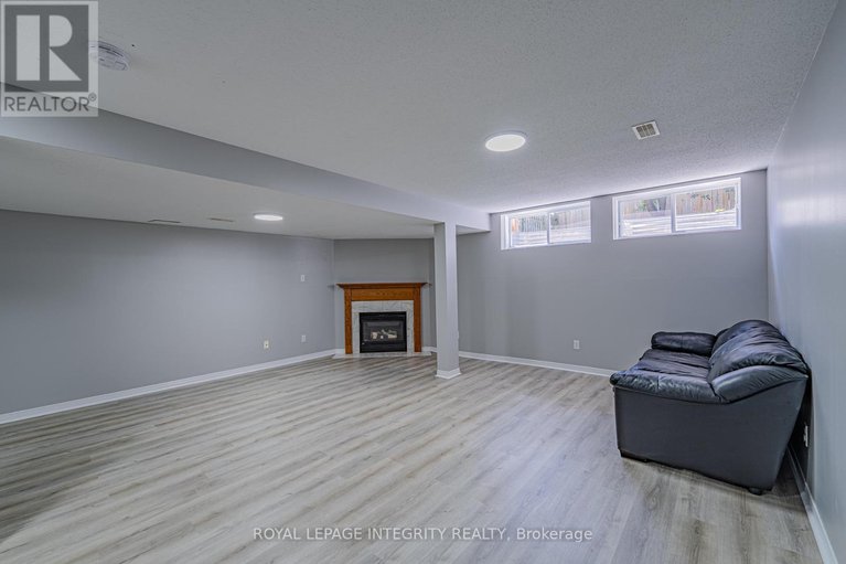28621656/165-kinross-private/morgans-grantsouth-march/ottawa/ontario/K2K3P8_28