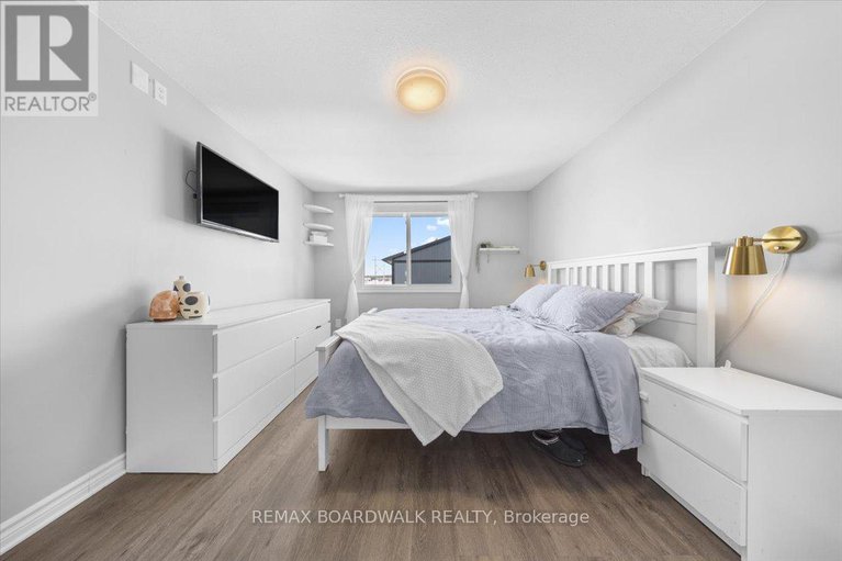 29403868/428-moodie-drive/westcliffe-estates/ottawa/ontario/K2H8A6_22