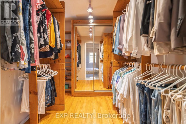 28481299/220-ancaster-avenue/woodroffe/ottawa/ontario/K2B5B3_16