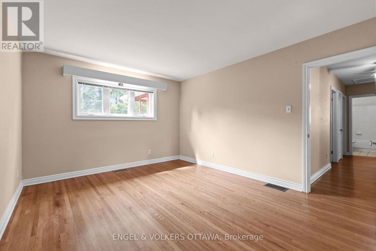 28797761/28-parker-avenue/meadowlandscrestview/ottawa/ontario/K2G3A7_27