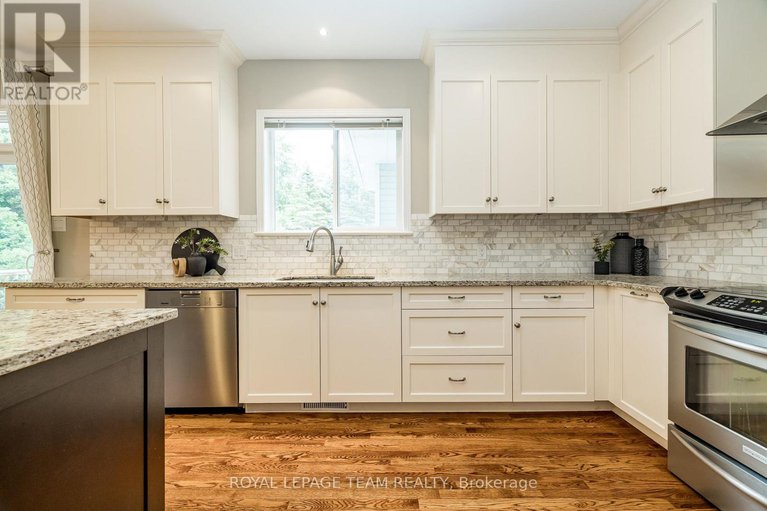 28541341/10-beechgrove-gardens/stittsville-south/ottawa/ontario/K2S1W5_13