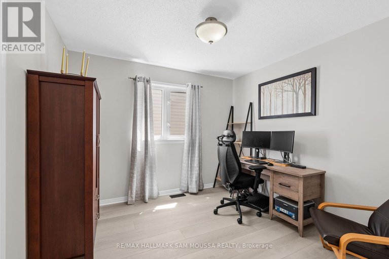 28378170/295-harthill-way/heritage-park/ottawa/ontario/K2J0P3_35