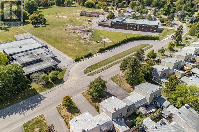 28847637/29d-varley-drive/beaverbrook/ottawa/ontario/K2K1G4_29