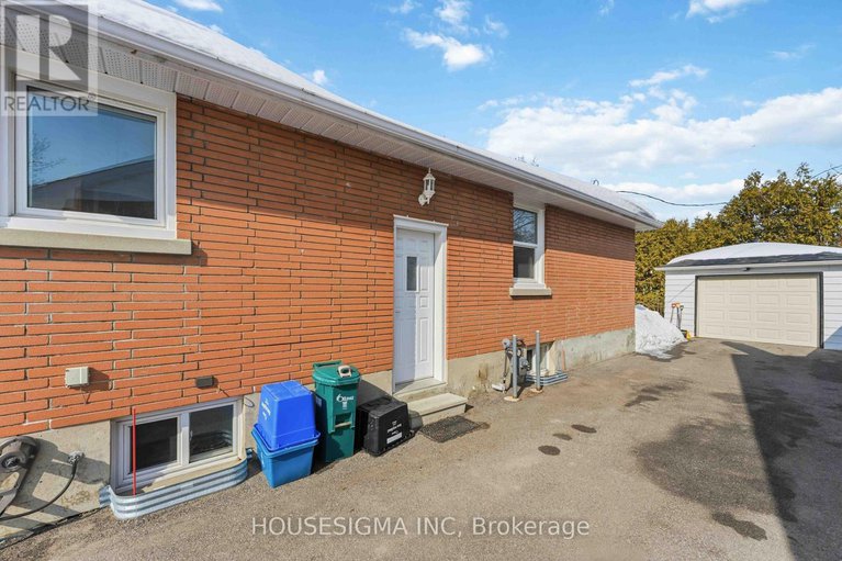 29433007/1047-richard-avenue/billings-bridge/ottawa/ontario/K1H8C3_44