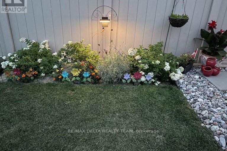 29474094/715-azure-street/village-of-russell/russell/ontario/K4R0E5_46