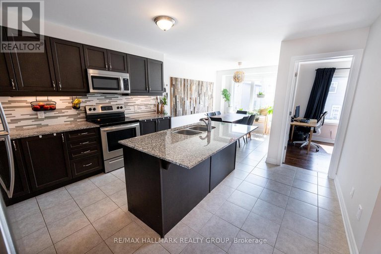 28835804/106-gelderland-private/emerald-meadowstrailwest/ottawa/ontario/K2V0H8_7