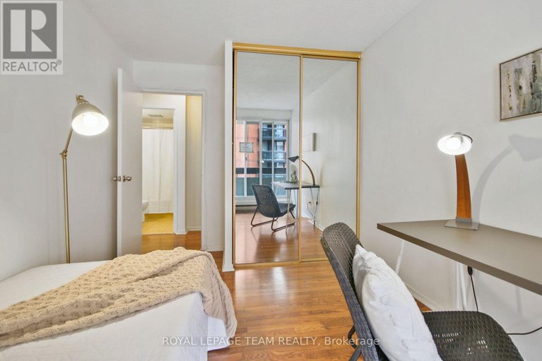 28399342/701-141-somerset-street-w/ottawa-centregolden-triangle/ottawa/ontario/K2P2H1_30
