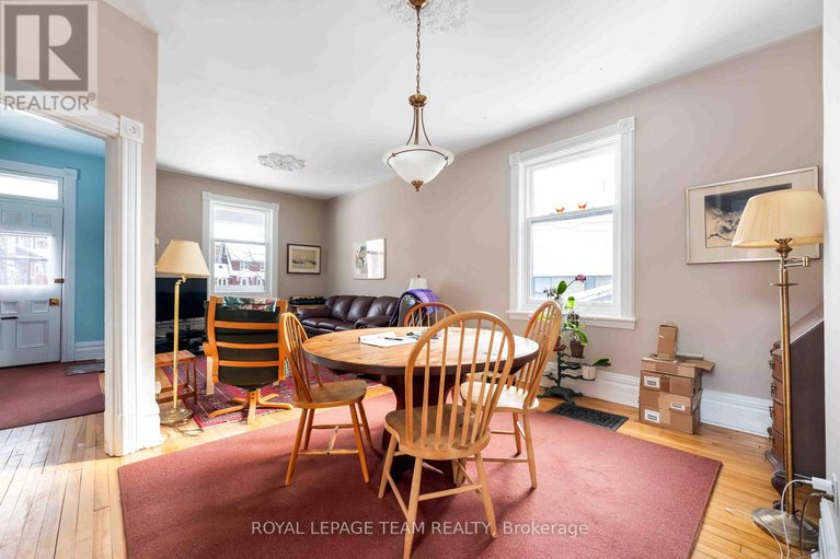 29307487/56-grosvenor-avenue/old-ottawa-south/ottawa/ontario/K1S4S2_9