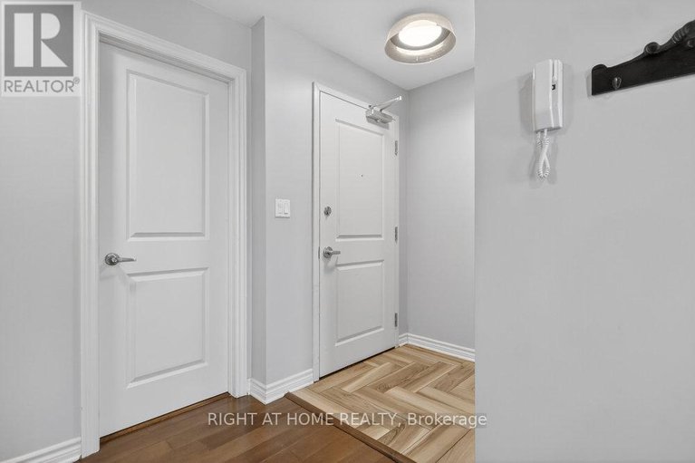 29193639/6-30-prestige-circle/chatelaine-village/ottawa/ontario/K4A0W9_5