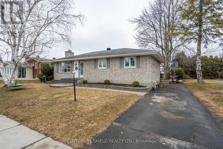29555466/11-strachan-avenue/long-sault/south-stormont/ontario/K0C1P0_1