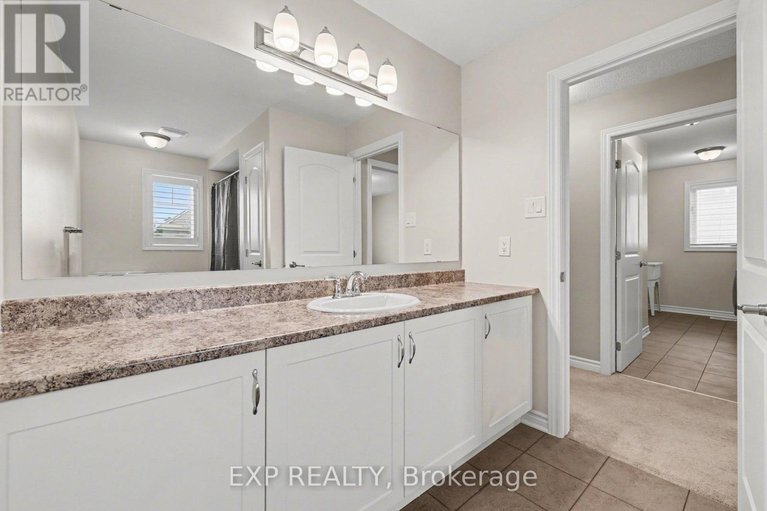 29597268/73-bristling-crescent/half-moon-bay/ottawa/ontario/K2J6C2_29