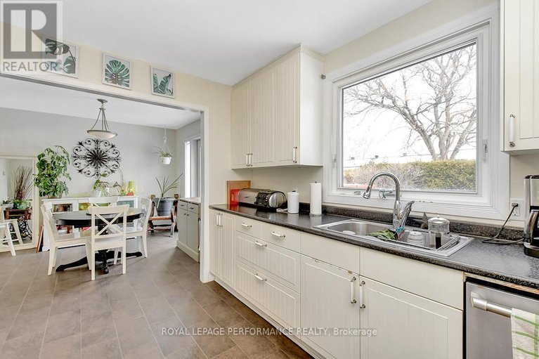 29472801/122-post-road/glencairnhazeldean/ottawa/ontario/K2L1L2_11