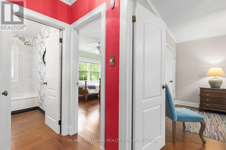 29074508/1-rideau-glen-drive/rideau-heightsashdalerideau-glen/ottawa/ontario/K2C3H1_24