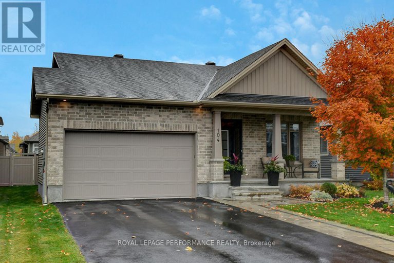 29026649/104-york-crossing/village-of-russell/russell/ontario/K4R1C5_2