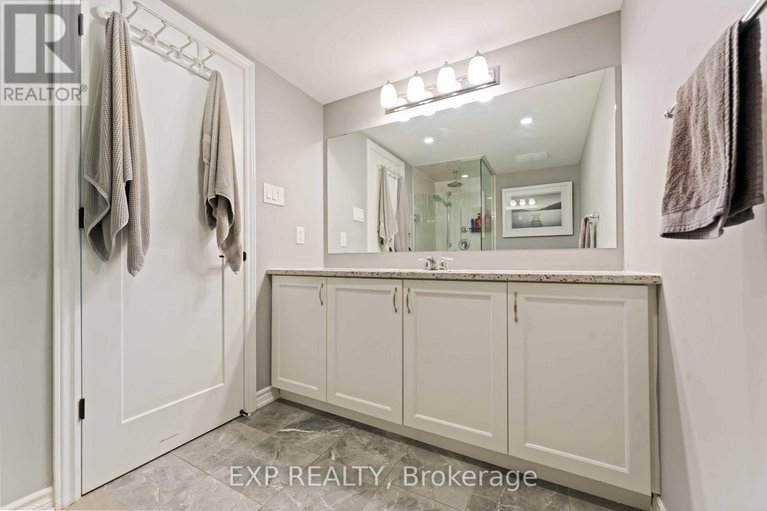 29040805/829-mikinak-road/cfb-rockcliffe-and-area/ottawa/ontario/K1K4Z9_32