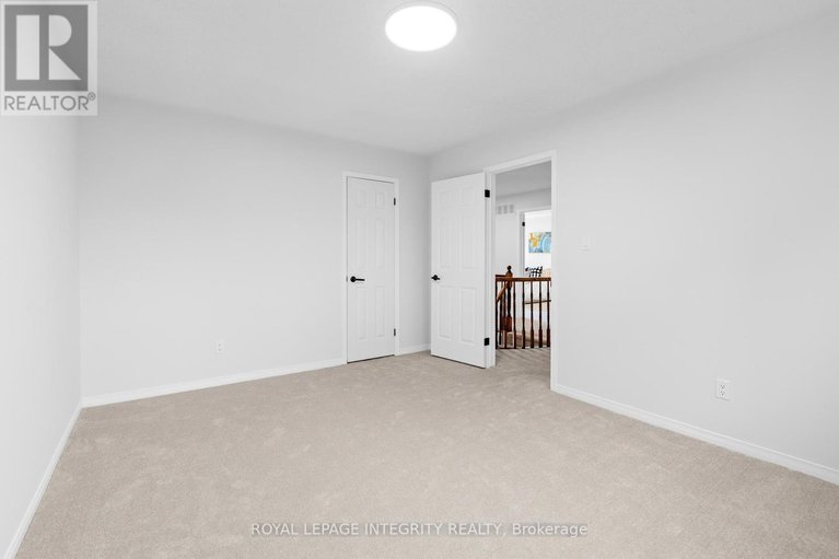 29622536/18-shipley-crescent/stittsville-central/ottawa/ontario/K2S1R2_31