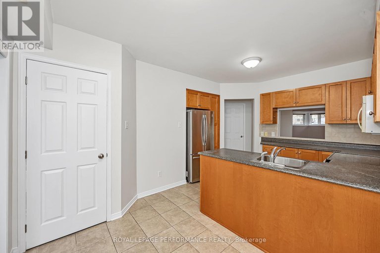 29245170/2-80-briargate-private/springridgeeast-village/ottawa/ontario/K4A0C3_14