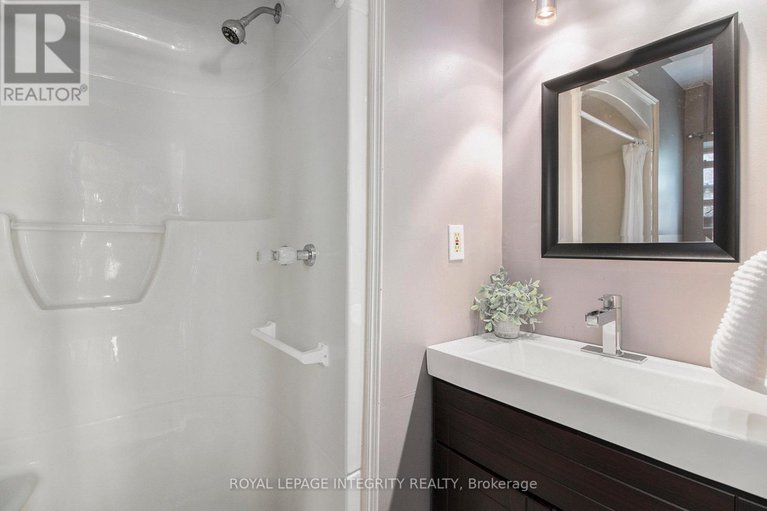 28820811/484-whitney-street/winchester/north-dundas/ontario/K0C2K0_16