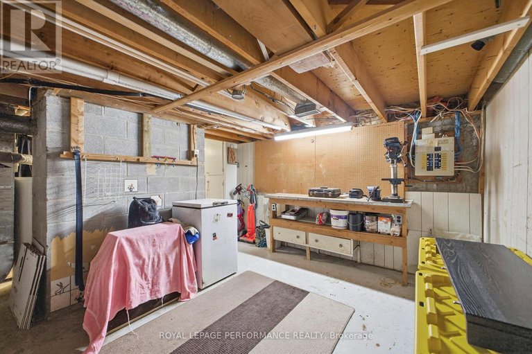 29516247/1089-st-emmanuel-terrace/convent-glen-north/ottawa/ontario/K1C2J6_34