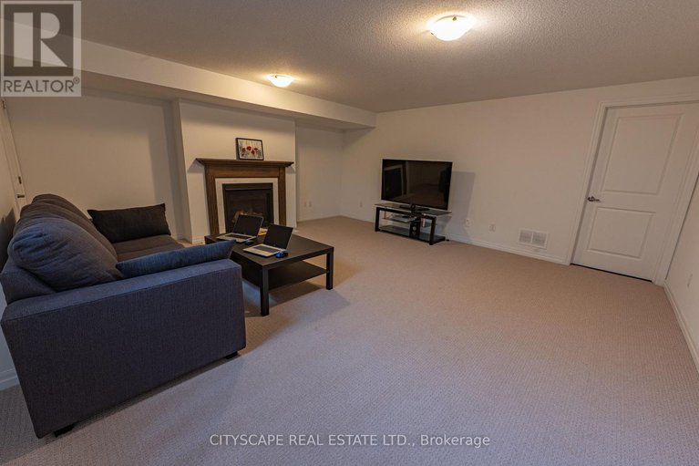 28681279/174-joshua-street/mer-bleuebradley-estatesanderson-park/ottawa/ontario/K1W0A3_47