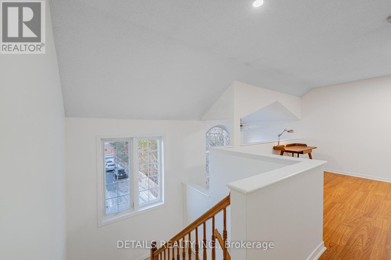 29184001/20-376-wiffen-private/westcliffe-estates/ottawa/ontario/K2H1G4_27