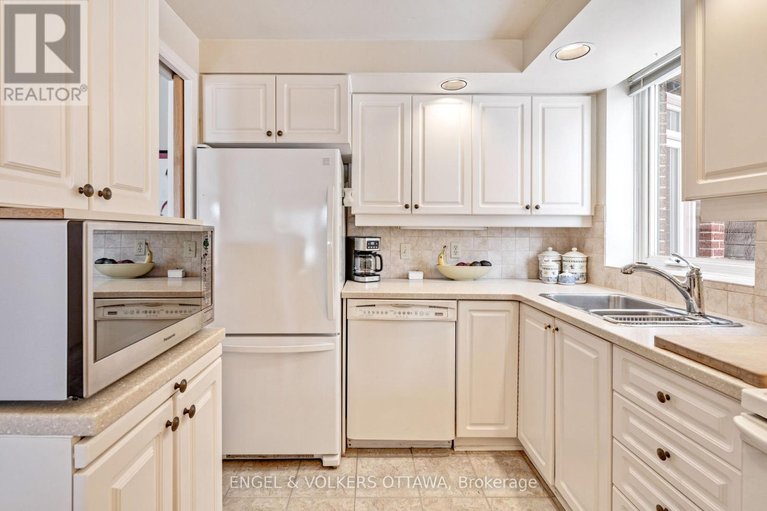 29514984/103-555-wilbrod-street/sandy-hill/ottawa/ontario/K1N5R4_17