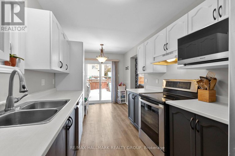 29246859/37-roblyn-way/barrhaven-east/ottawa/ontario/K2G5Z5_14