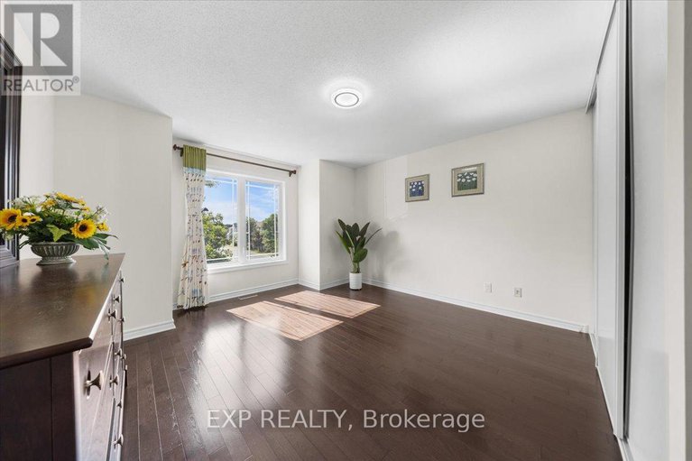 28864712/300-grayburn-way/strandherd/ottawa/ontario/K2J0V8_29