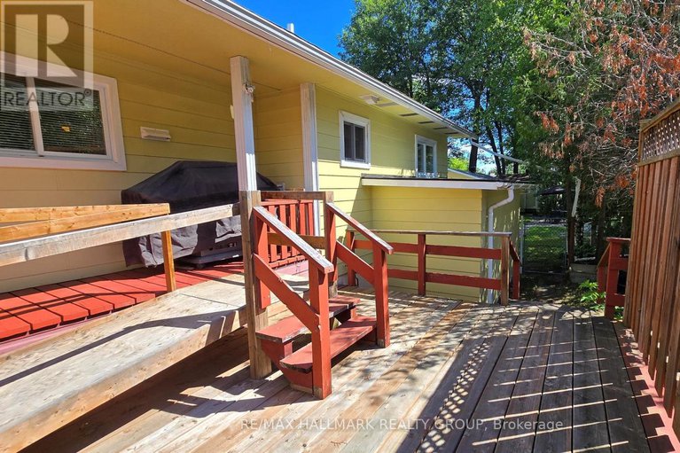 29411594/266-baldwin-street/constance-bay/ottawa/ontario/K0A3M0_32