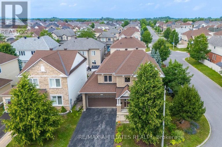 28576782/50-cormack-circle/strandherd/ottawa/ontario/K2J0H8_2
