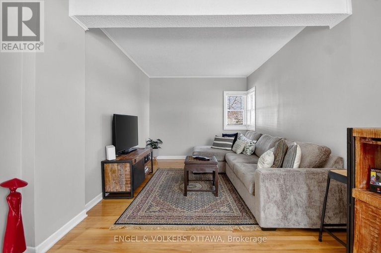 29397615/1235-erie-avenue/ridgemont/ottawa/ontario/K1V6G5_7