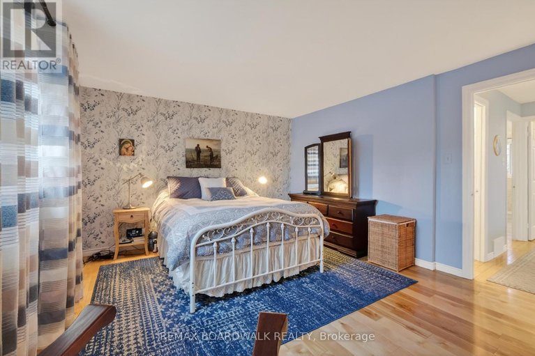 29607397/7925-jeanne-darc-boulevard-n/orleans-wood/ottawa/ontario/K1C2C7_19