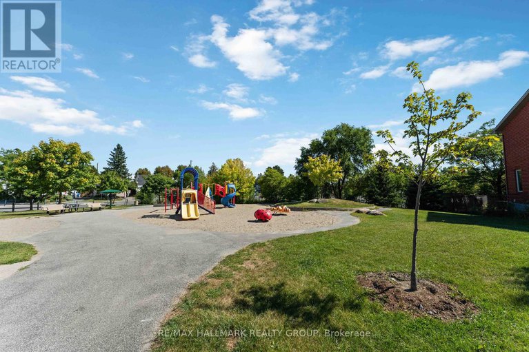 28813105/f-270-meilleur-private/vanier/ottawa/ontario/K1L0A3_31