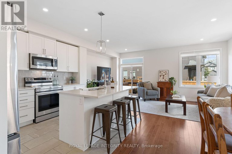 28817438/508-escapade-private/blossom-parkkemp-parkfindlay-creek/ottawa/ontario/K1X0J1_2