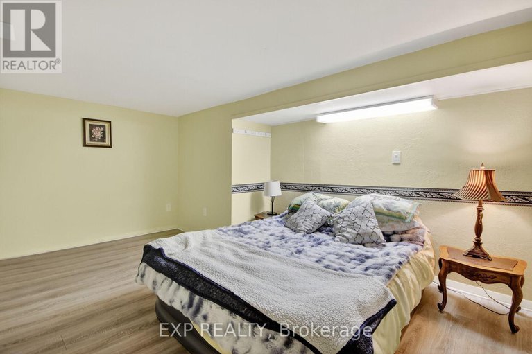 29093669/41-hwy-5-w-street/morrisburg/south-dundas/ontario/K0C1X0_24