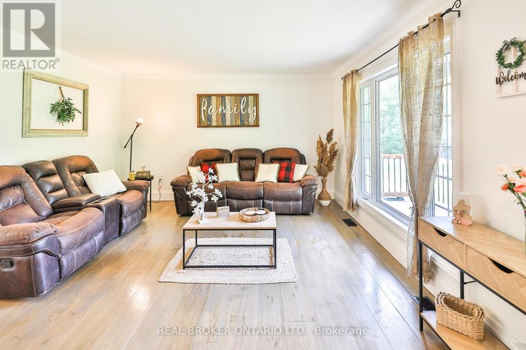 29067289/8-benjamin-lane/north-grenville-twp-kemptville-east/north-grenville/ontario/K0G1J0_7