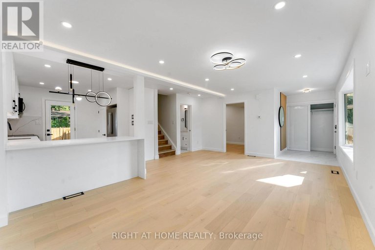 29309967/2700-priscilla-street/britannia/ottawa/ontario/K2B7E2_12