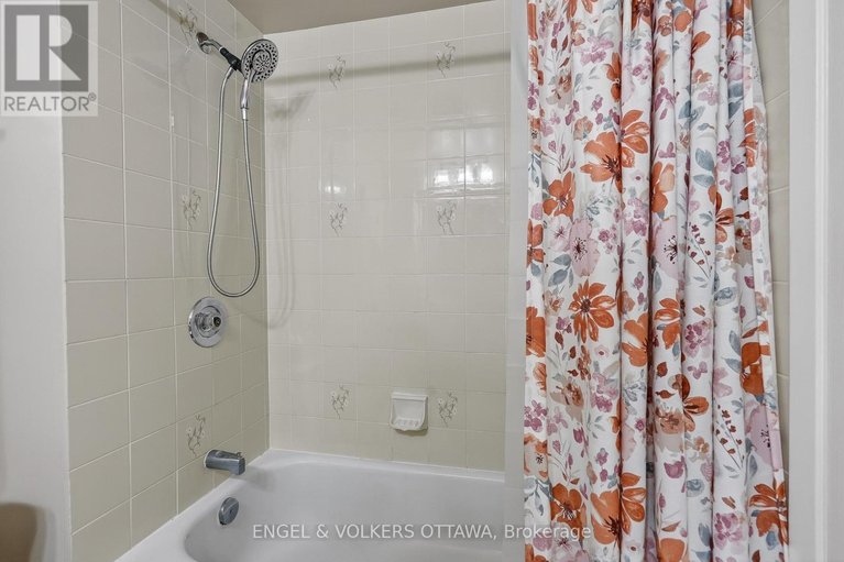 29581107/208-6-terrace-drive/westcliffe-estates/ottawa/ontario/K2H9J2_21