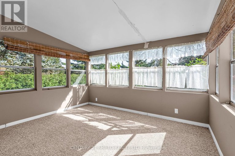 28960052/94-columbia-avenue/long-sault/south-stormont/ontario/K0C1P0_12